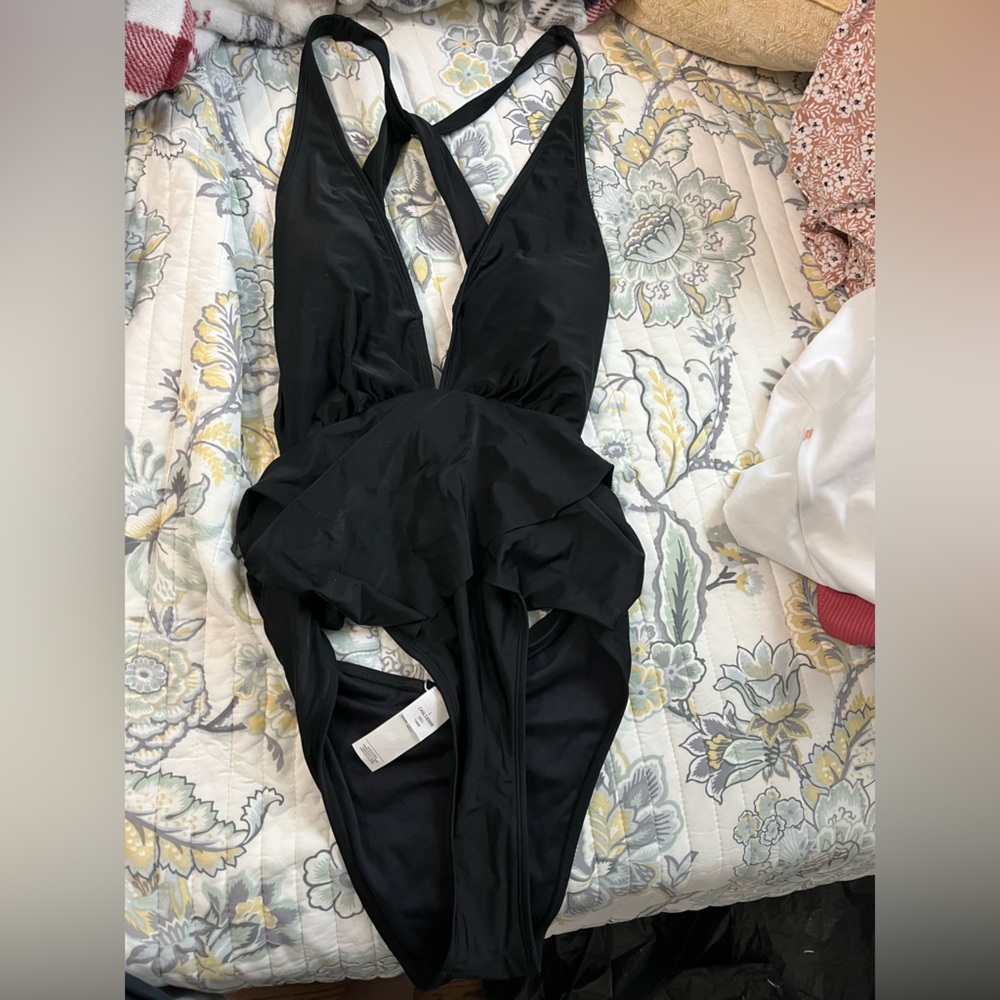 CUPSHE and jojo fletcher one piece swimsuit